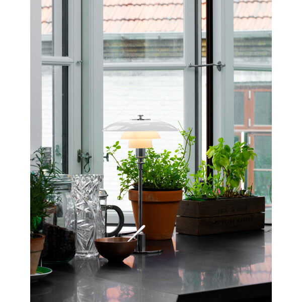 louis poulsen PH 2/1 Table chrome kuva