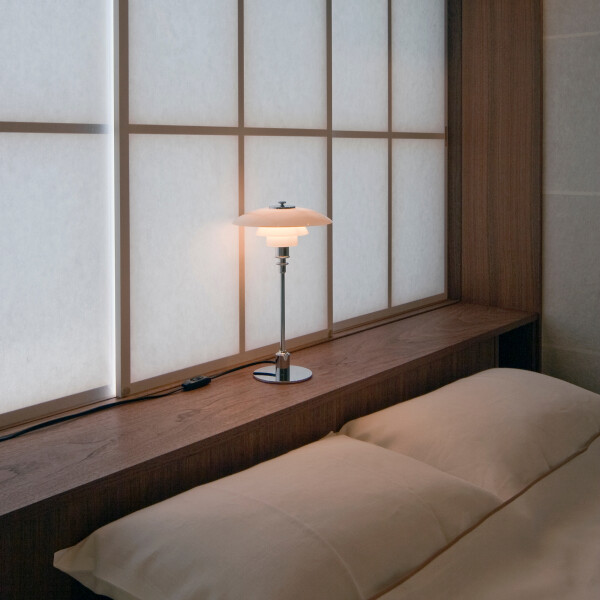 louis poulsen PH 2/1 Table chrome kuva