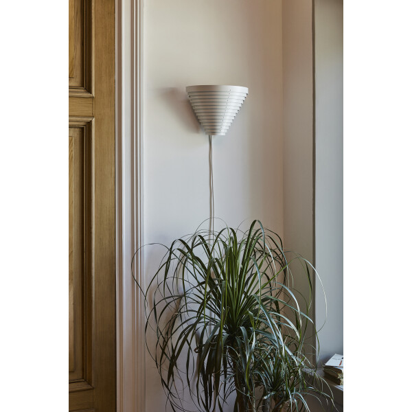 Artek A910 seinävalaisin wall light off image