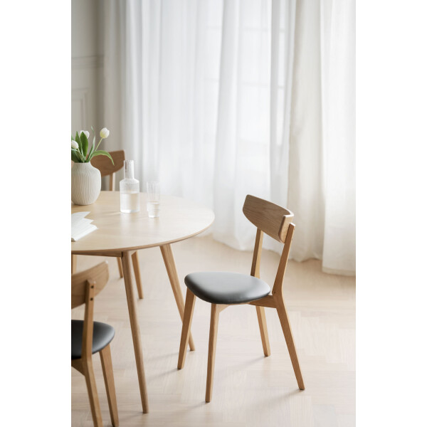 230426141355 19909 yumitable 119203amichair 11303101 v2 image