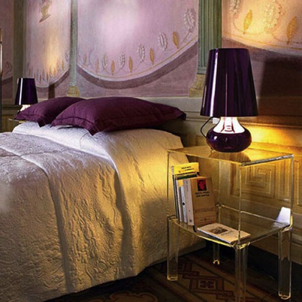 Kartell SMALL GHOST BUSTER yöpöytä crystal kuva