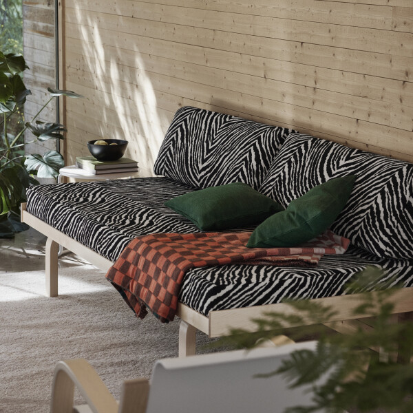 Artek Aalto Laveri 710 Day Bed Zebra interior image