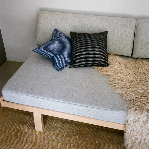 Artek Aalto Laveri 710 Day Bed grey Rivi cushion image