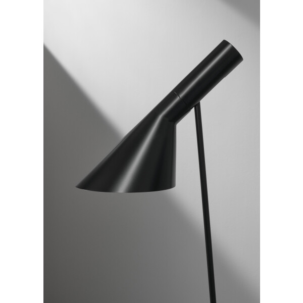 louis poulsen AJ Floor black top studio kuva