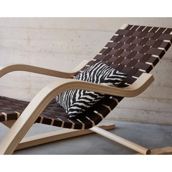 Lounge Chair 43 Zebra Cushion 40x40 photo Mikko Ryhanen kuva