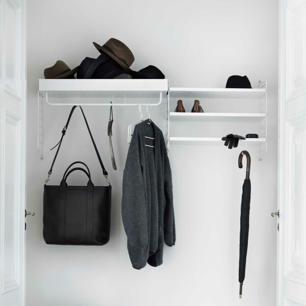 String System eteinen valkoinen kuva