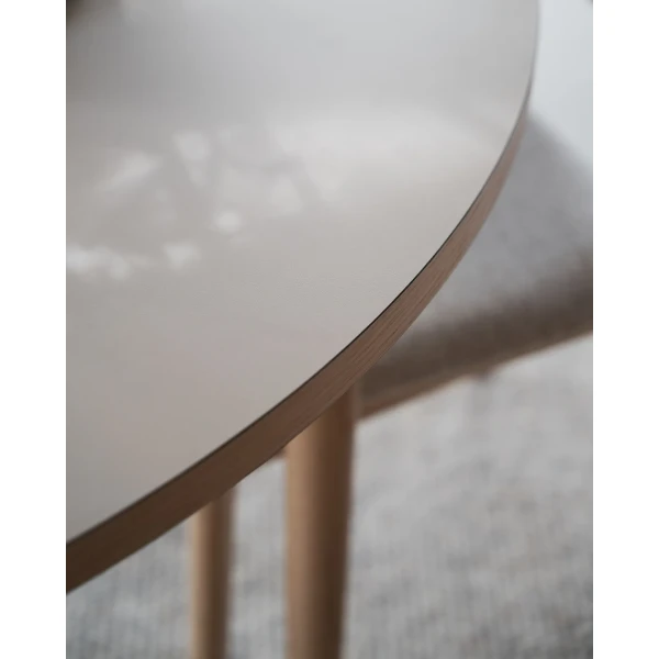 123184 b mb Fairmount dining table round ww beige 02 image