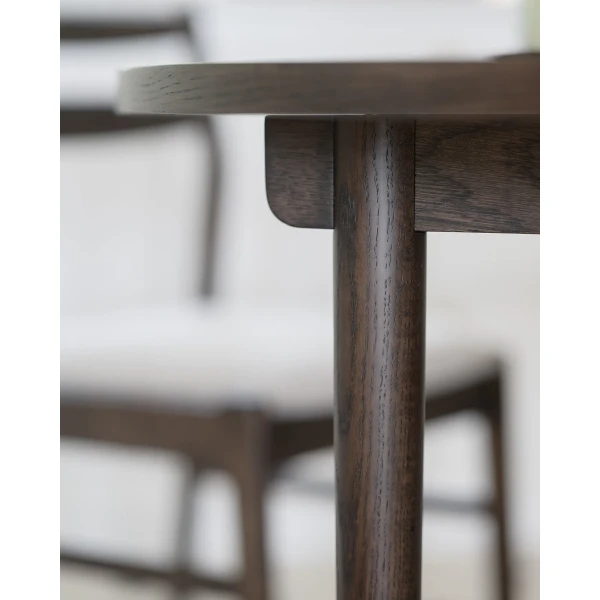 123187 b mb Fairmont dining table brown 01 image