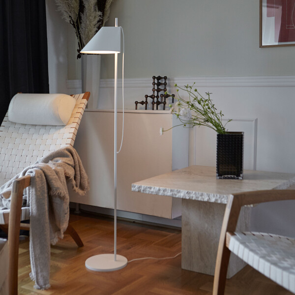 louis poulsen Yuh Floor white interior kuva