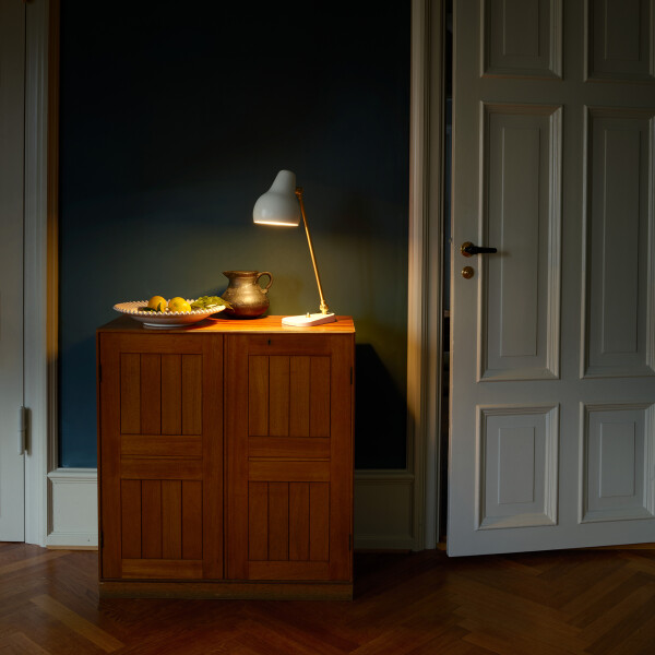 louis poulsen VL38 Table White interior kuva
