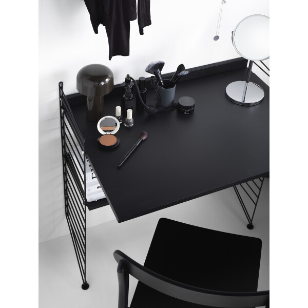 inspiration string system pöytätaso musta makuuhuone kuva