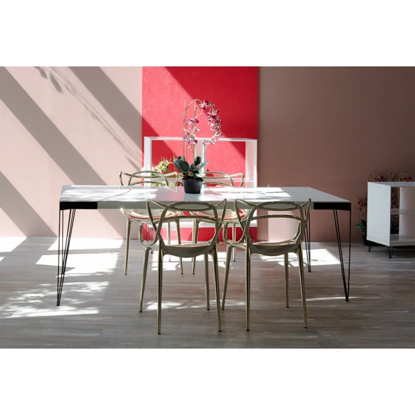 viiva dinner table muurame kuva
