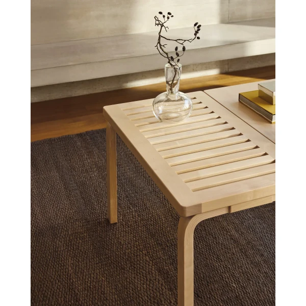 Artek in situ Bench 153B slatted top and solid top clear lacquer birch master kuva