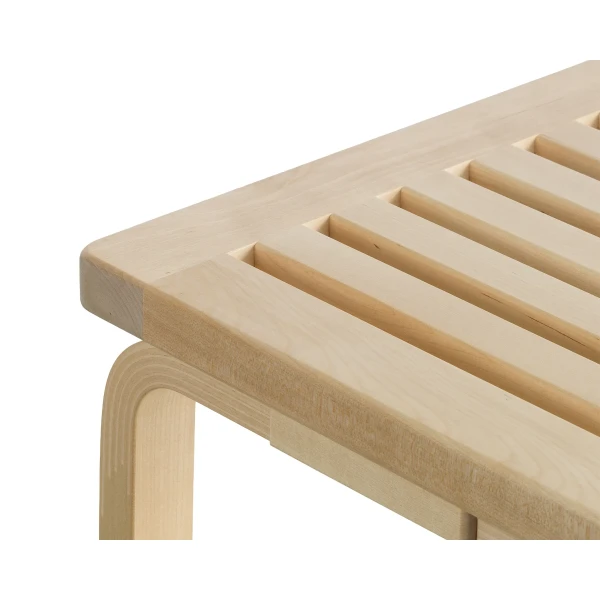 Bench 153 slatted top birch clear lacquer close up kuva