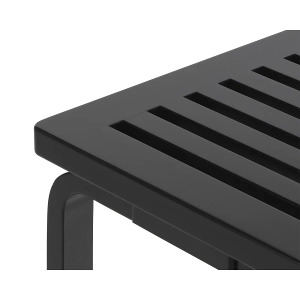 Bench 153 slatted top black lacquer close up image