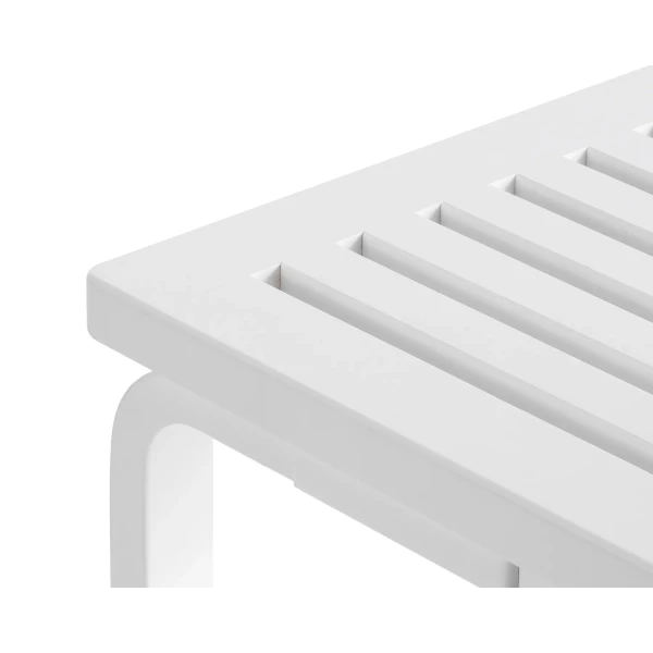 Bench 153 slatted top white lacquer close up kuva