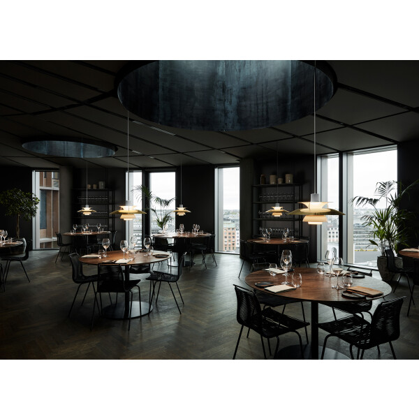 Louis Poulsen PH 5 brass restaurant trio kuva
