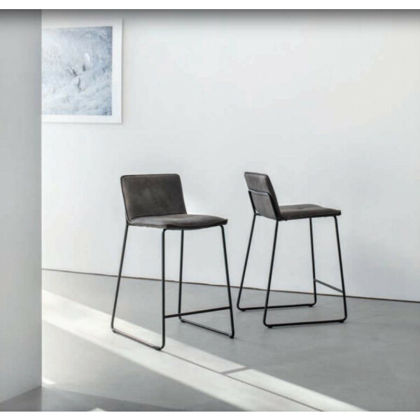 Torkelson ELVIS baarituoli tummanharmaa kuva