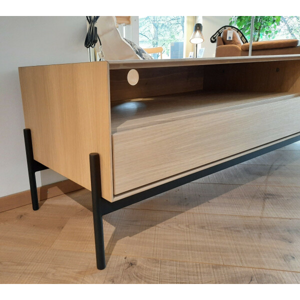 Torkelson ALE TV-taso 184cm valkoöljytty tammi image