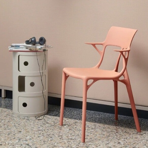 Kartell A v3.I. tuoli oranssi kuva