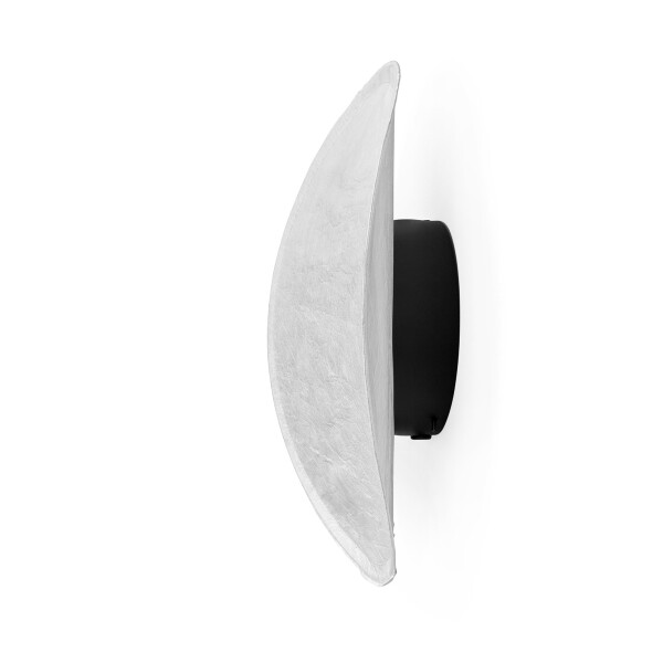 2022 01 14 New Works Tense Wall Lamp Front Angle Off kuva