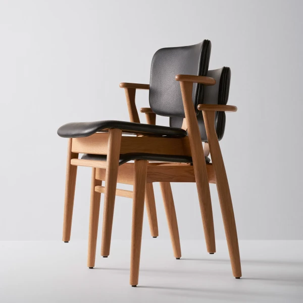 Domus Chair leather upholstery stackable master kuva