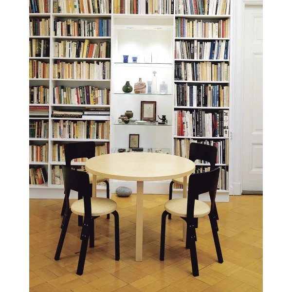 Chair 66 birch and black Aalto Table round 90A master kuva