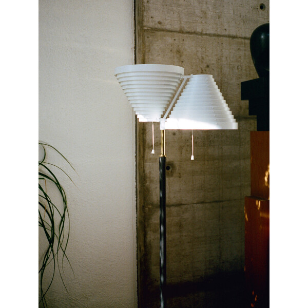 Artek A810 lattiavalaisin messinki 3 kuva