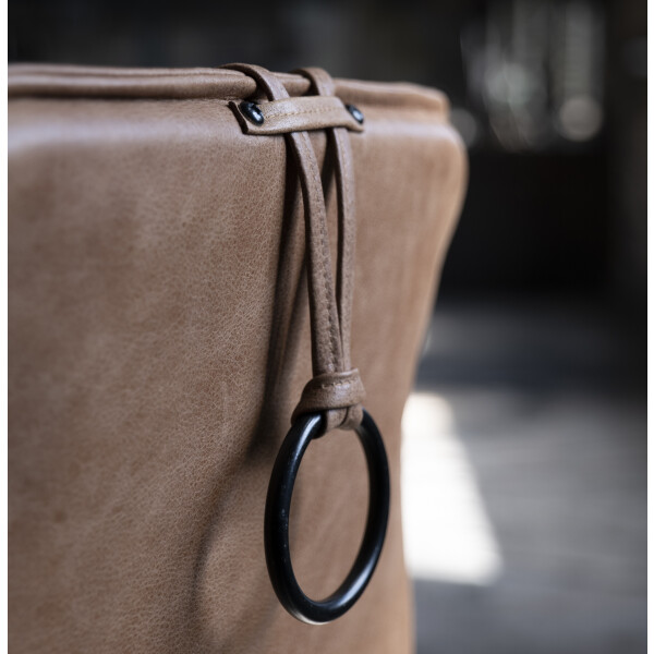 Bröderna Anderssons CHIC nojatuoli + rahi nahka vintage cognac kuva