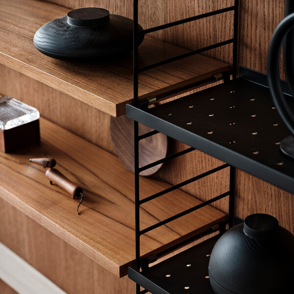 String metal walnut kuva