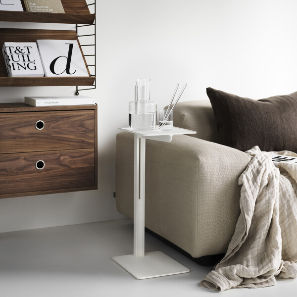 inspiration string museum sivupöytä valkoinen 1 kuva