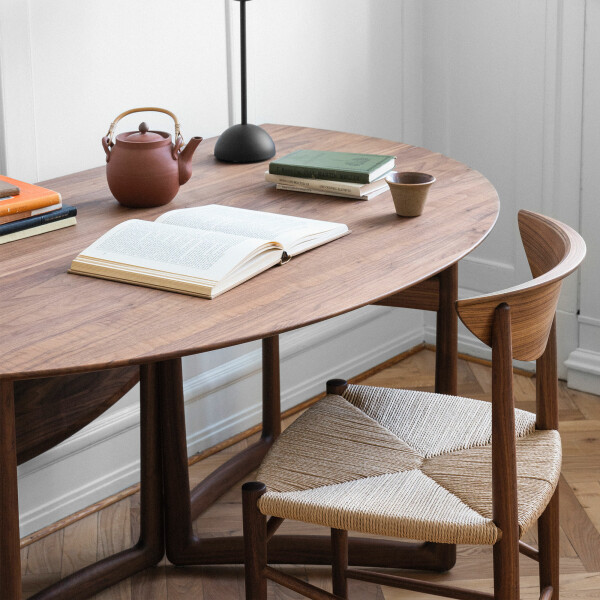 &Tradition Drawn HM3 pähkinä Drop Leaf HM6 kuva