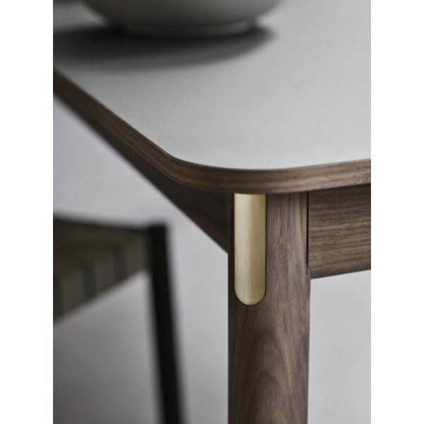 &Tradition Patch extendable table detail smoked oak kuva