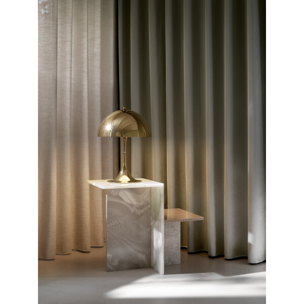 Panthella 320 pöytävalaisin messinki Louis Poulsen 04 image