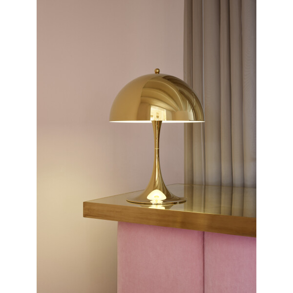 Panthella 320 pöytävalaisin messinki Louis Poulsen 05 image