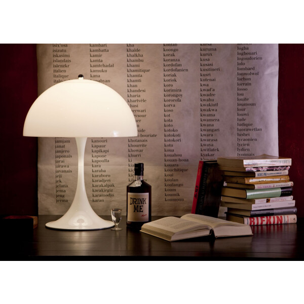 louis poulsen Panthella Table kuva