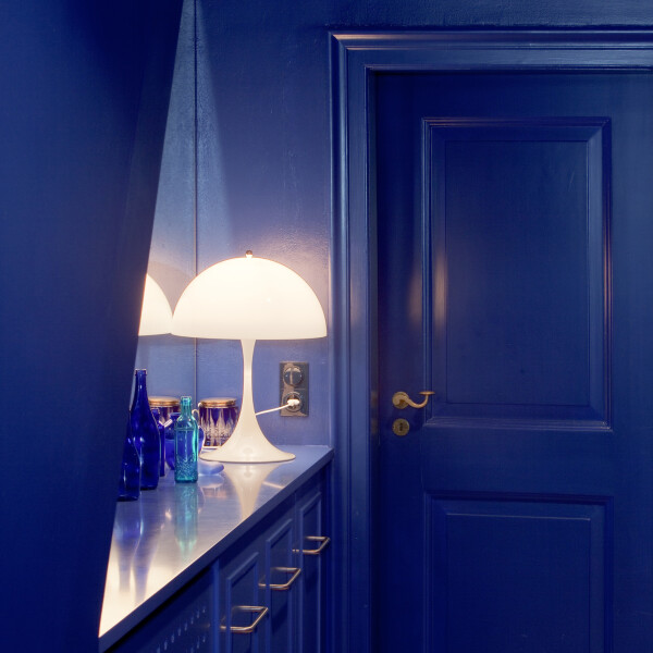 Panthella pöytävalaisin louis poulsen 02 kuva