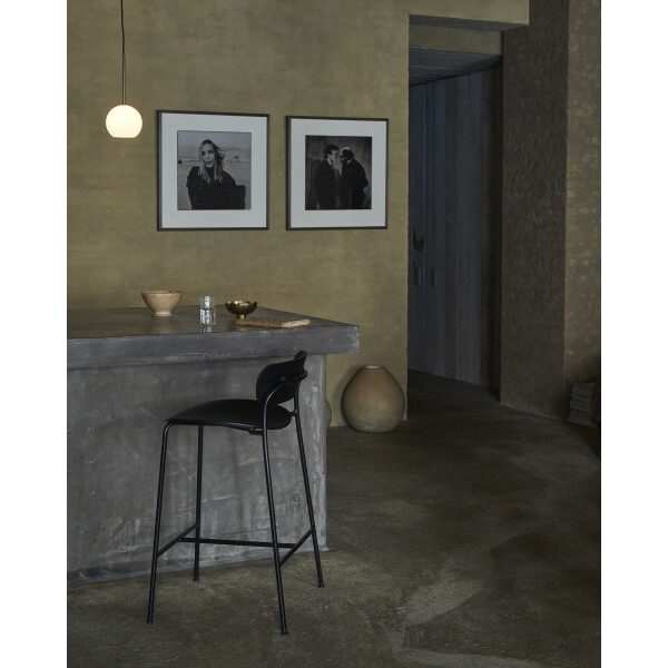 &Tradition Pavilion baarituoli AV7 musta 02 image