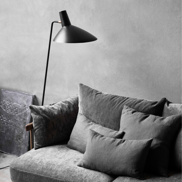 &Tradition Tripod HM8 lattiavalaisin musta 03 kuva