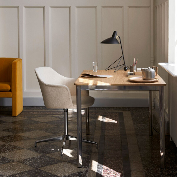 &Tradition Tripod HM9 pöytävalaisin musta 03 image