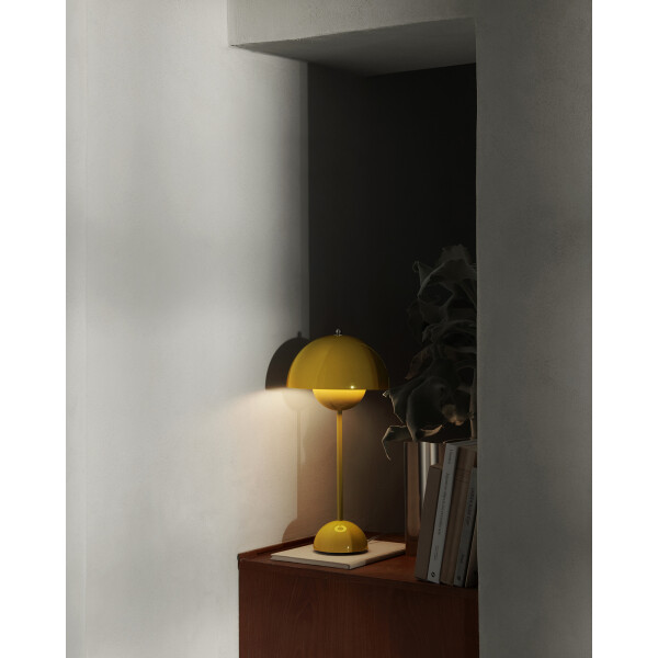 Flowerpot VP3 mustard kuva