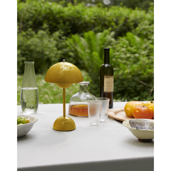 Flowerpot VP9 mustard, Collect Glass kuva