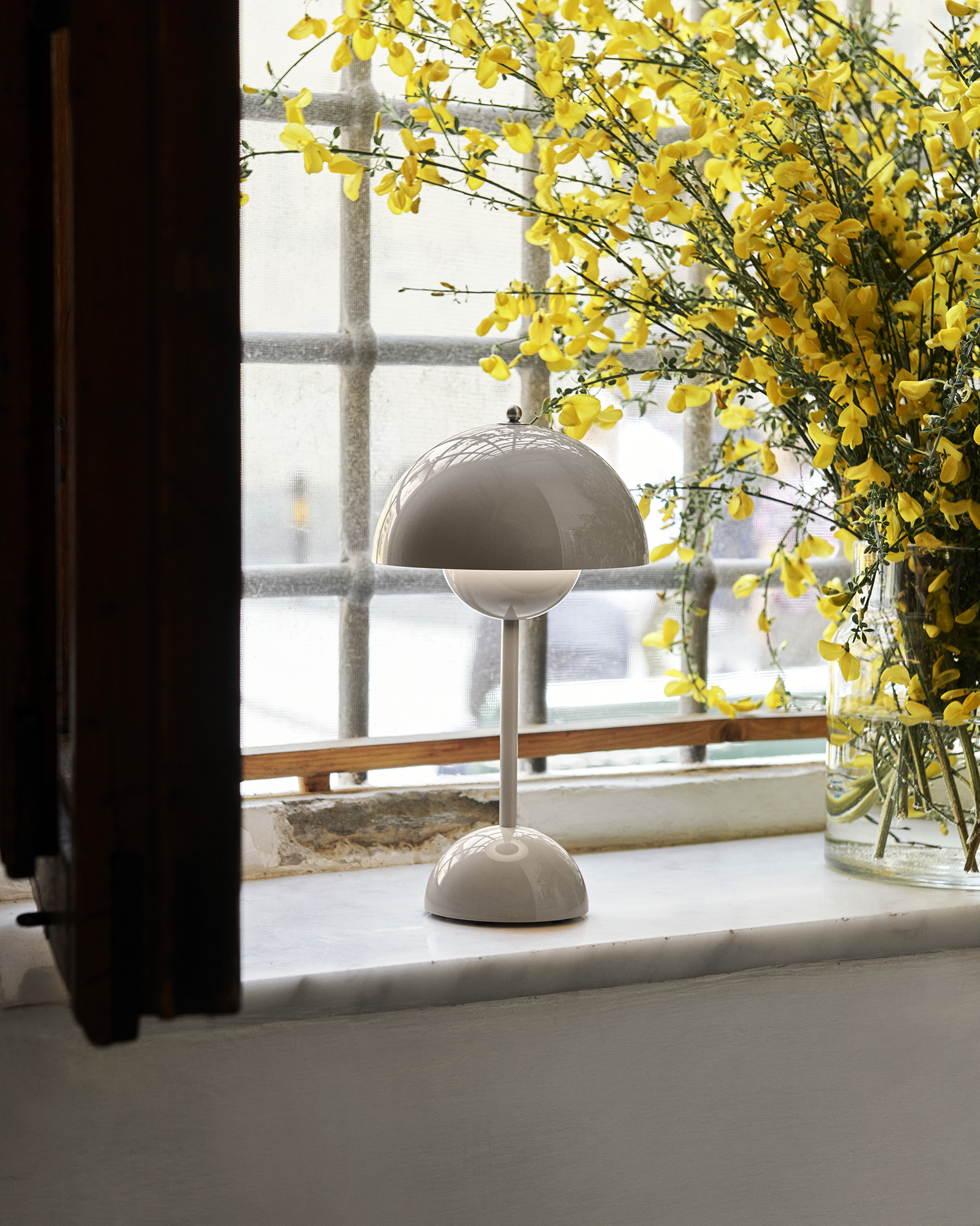 Flowerpot vp9 grey beige top