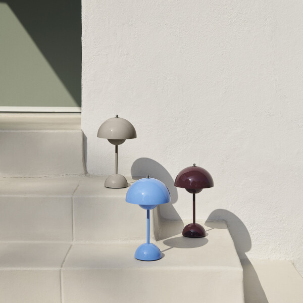 Flowerpot VP9 grey beige, swim blue, dark plum image