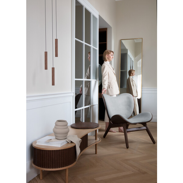 UMAGE Audacious tv bench oak hazelnut A Conversation Piece dark oak silver grey Chimes cluster dark oak kuva