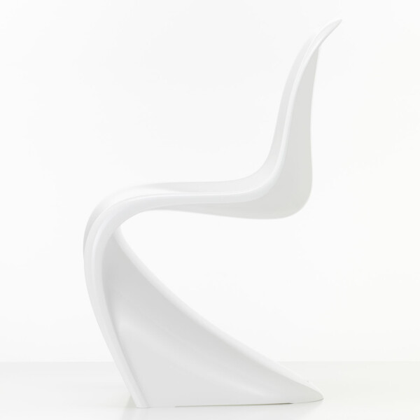 3141641 Panton Chair Classic v fullbleed 1440x image