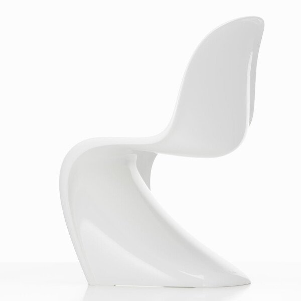 3141643 Panton Chair Classic v fullbleed 1440x image