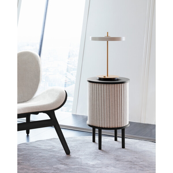 UMAGE A Conversation Piece black oak sterling Audacious side table black oak sterling Asteria pearl white kuva