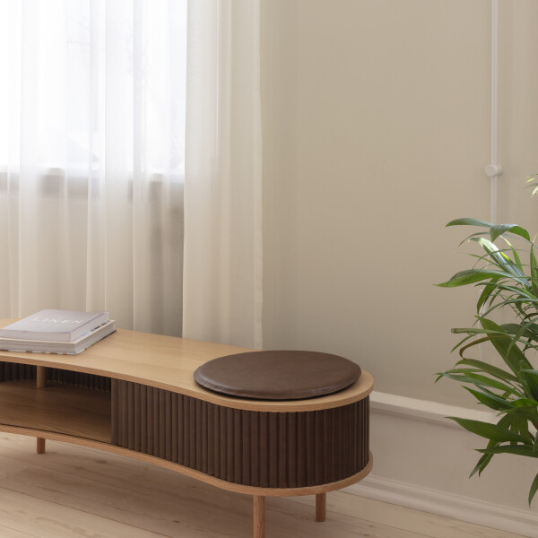 UMAGE Audacious tv bench oak hazelnut image