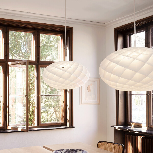 Louis Poulsen PATERA ovaali riippuvalaisin valkoinen2 kuva